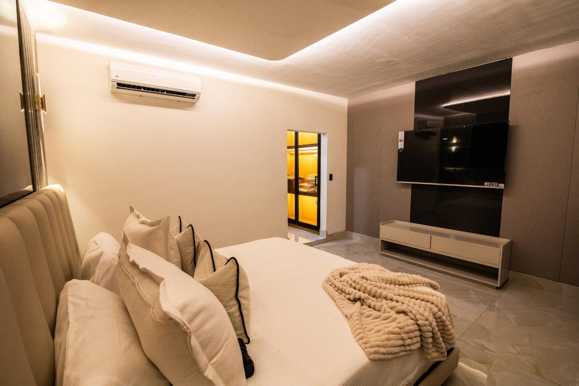 Lovera Hotel سانتياغو دي لوس كاباليروس المظهر الخارجي الصورة