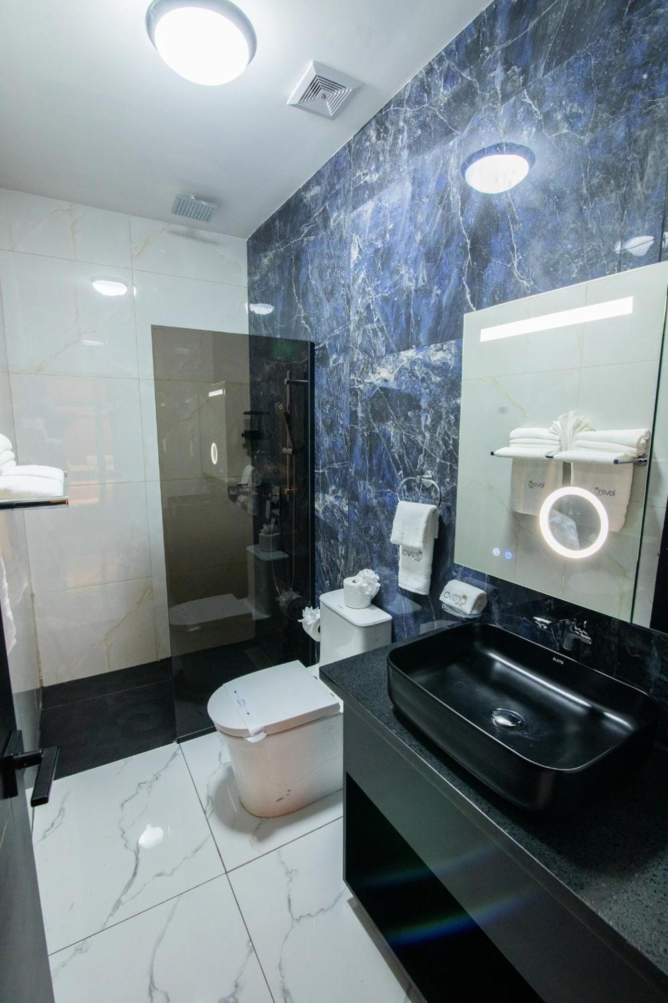 Lovera Hotel سانتياغو دي لوس كاباليروس المظهر الخارجي الصورة