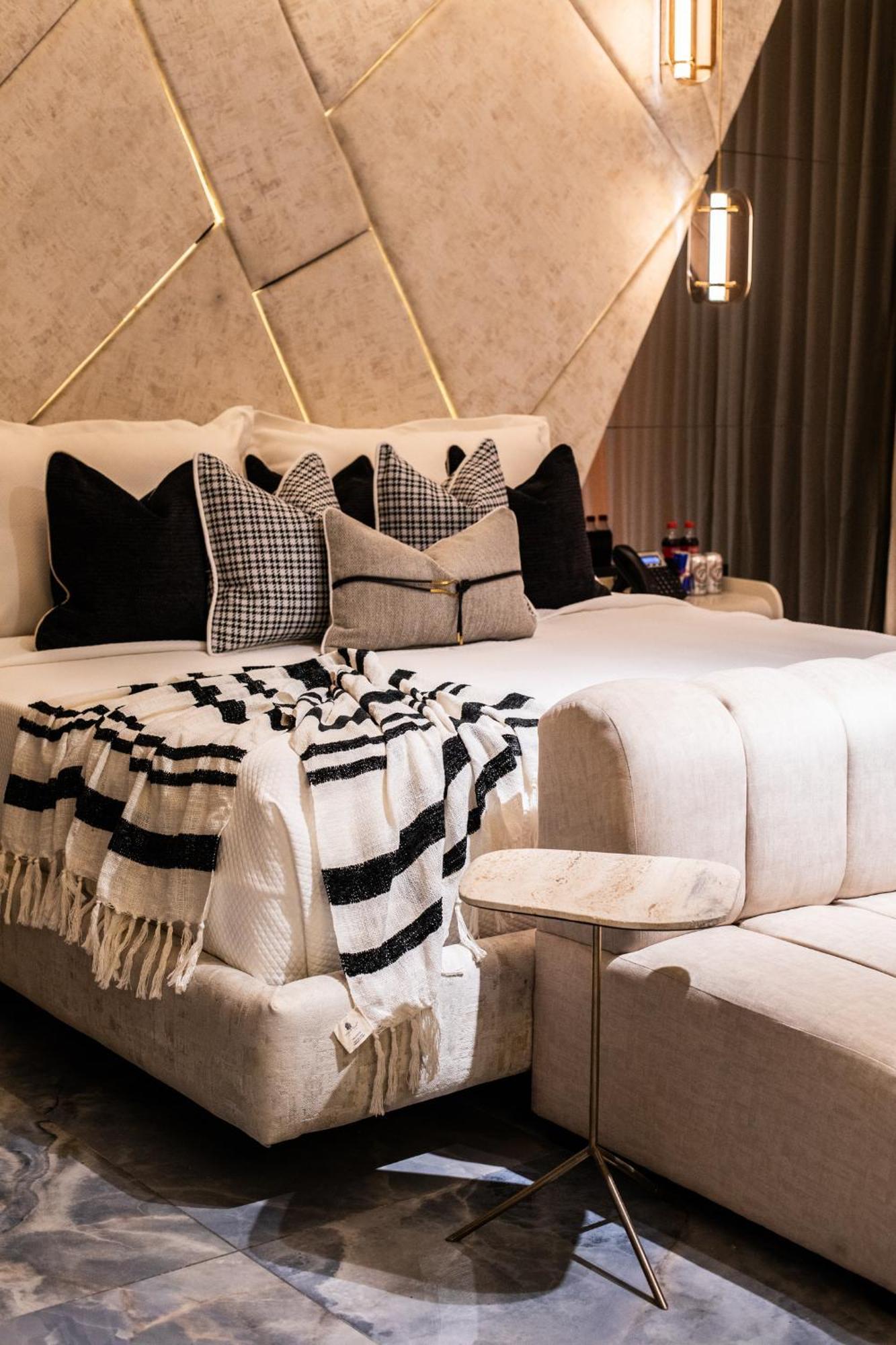 Lovera Hotel سانتياغو دي لوس كاباليروس المظهر الخارجي الصورة
