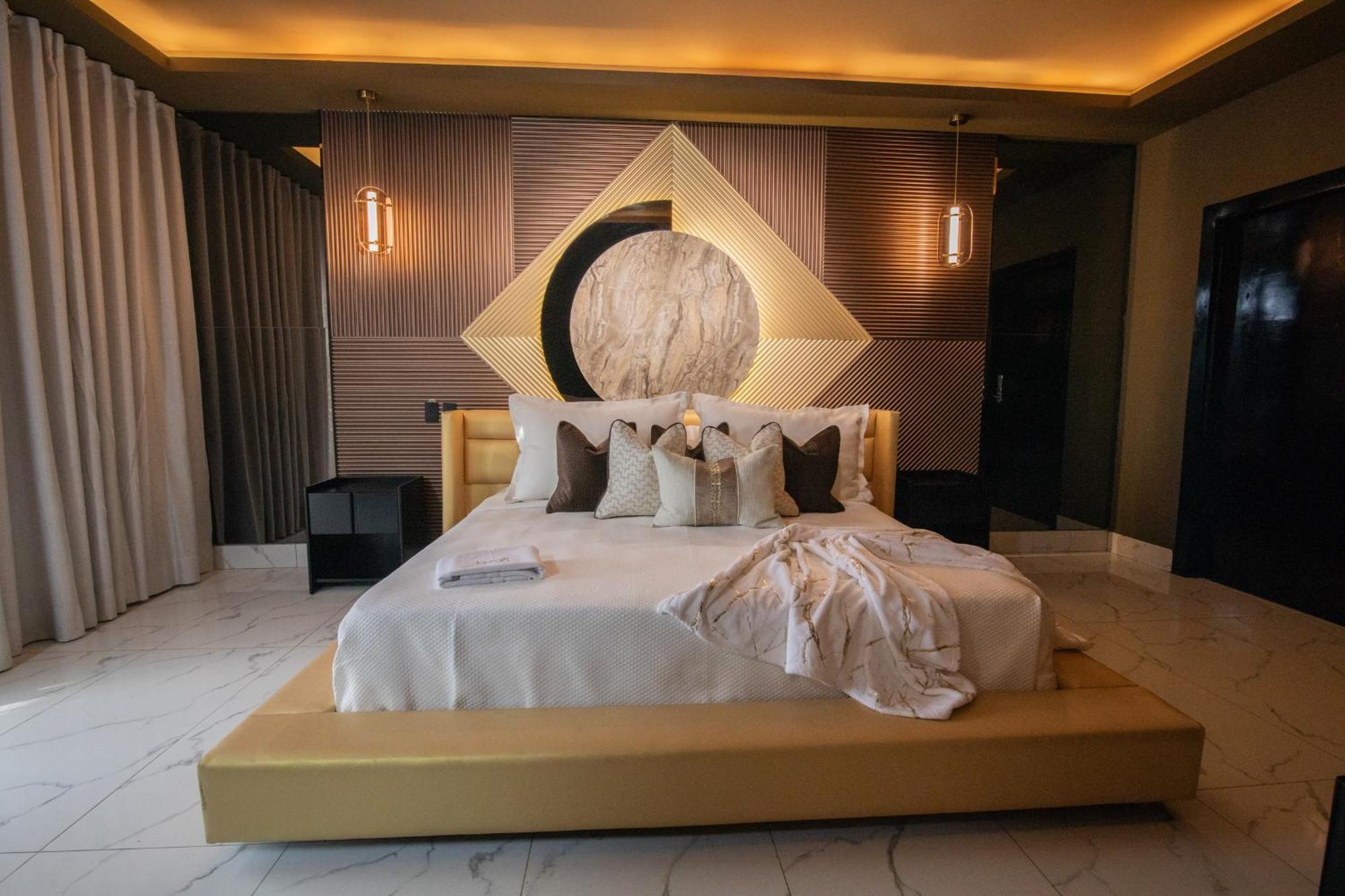 Lovera Hotel سانتياغو دي لوس كاباليروس المظهر الخارجي الصورة
