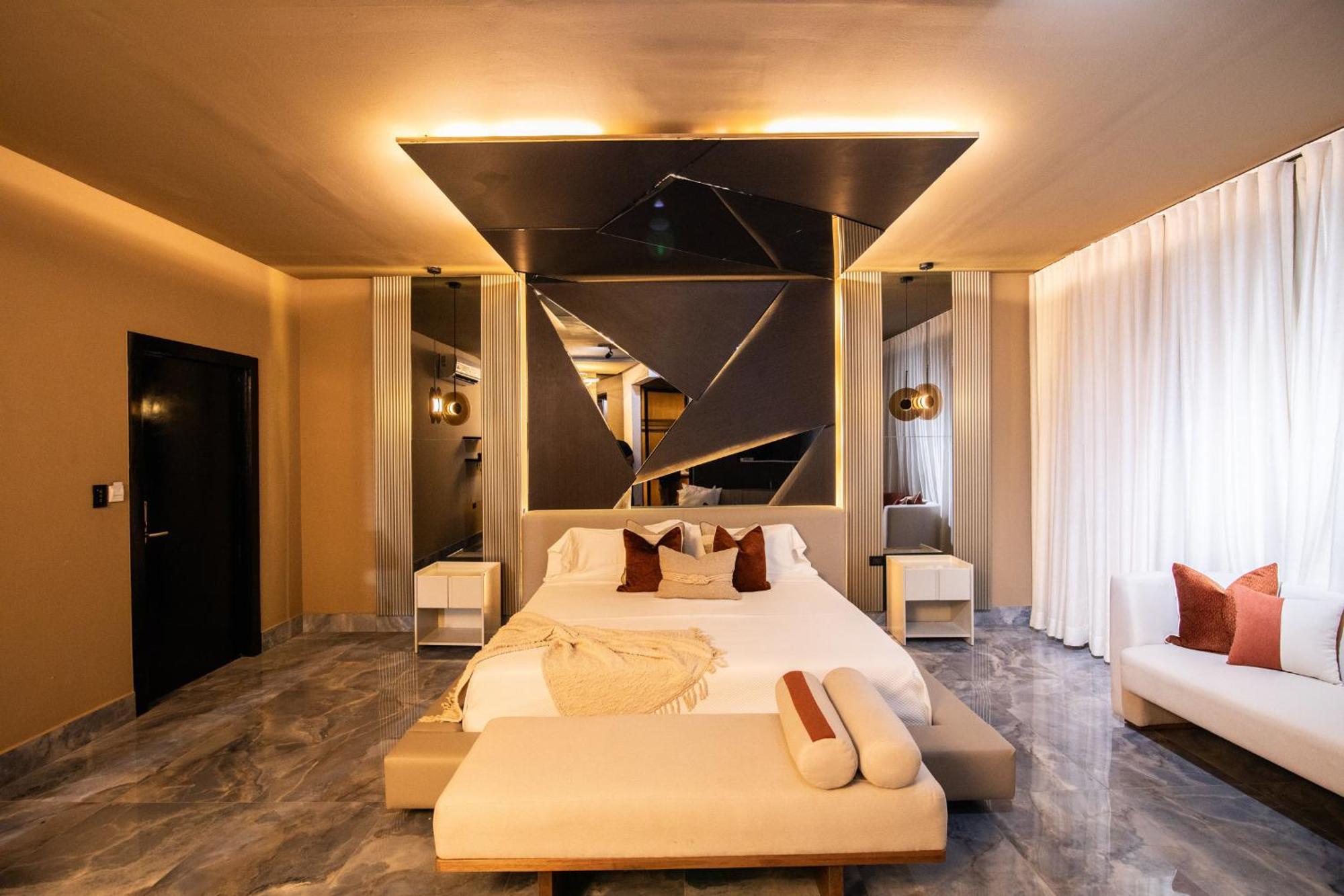 Lovera Hotel سانتياغو دي لوس كاباليروس المظهر الخارجي الصورة